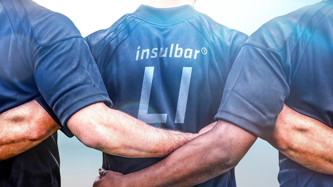 Giocatore di calcio con maglia LI insulbar